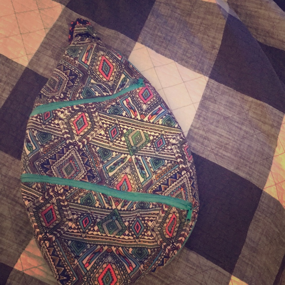 Slope sling shoulder bag